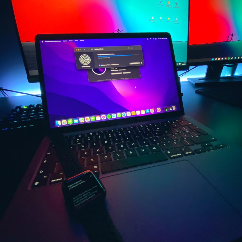 nikodemw9's tweet photo. Nocą aktualizujemy jeszcze #macOS12.6 i #watchOS9 🍏 https://t.co/icnVqcvPvR