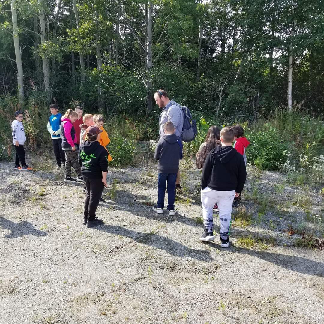 CAcougars179's tweet photo. Last week, IBEC and Stewardship Association of Municipalities Inc. spoke to Gr. 2 to 9 about the importance of a healthy ecosystem. Great interactive presentation and an interpretive walk around the school. Community partnerships rock!  @ibec_nl @NLESDCA https://t.co/hKiFD4ZXNF