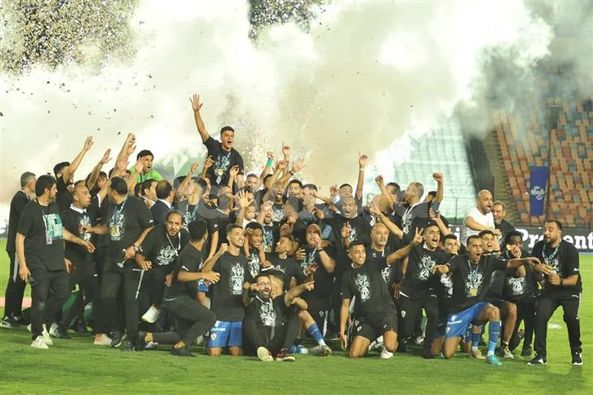 alashkar_hamada's tweet photo. في سنه واحد في عهد #مرتضى_منصور 
الزمالك في الألعاب الجماعية هذا العام🏹⚪️
بطل دورى كرة اليد 🏆
بطل سوبر دوري المحترفين كرة اليد 🏆
بطل دورى الكرة الطائرة 🏆
بطل كأس الكرة الطائرة 🏆
بطل كأس كره القدم 🏆
بطل دوري كره القدم 🏆
بطل كأس السوبر كره اليد 🏆 https://t.co/VzRBmqNI4f