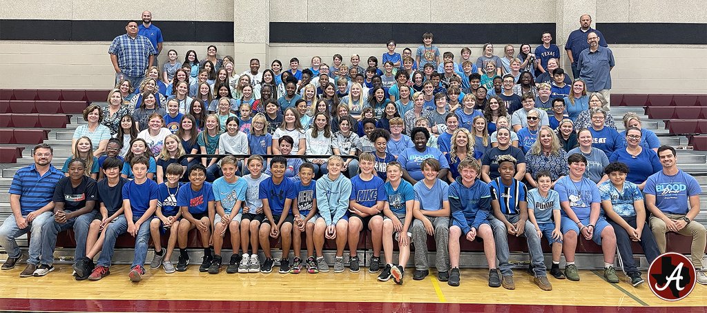 ArpISD's tweet photo. Arp ISD is with you Cooper!
Lots of blue donned Monday at Arp HS, @Arp_JH &amp; Arp Elementary for @TroupNation HS Football Player Cooper Reid, who remains hospitalized after suffering a brain injury at their homecoming game Friday.
We continue to pray for his recovery 🙏🙏🙏. https://t.co/JcEkt7OcC8