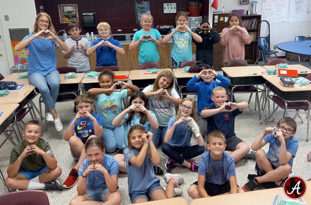 ArpISD's tweet photo. Arp ISD is with you Cooper!
Lots of blue donned Monday at Arp HS, @Arp_JH &amp; Arp Elementary for @TroupNation HS Football Player Cooper Reid, who remains hospitalized after suffering a brain injury at their homecoming game Friday.
We continue to pray for his recovery 🙏🙏🙏. https://t.co/JcEkt7OcC8