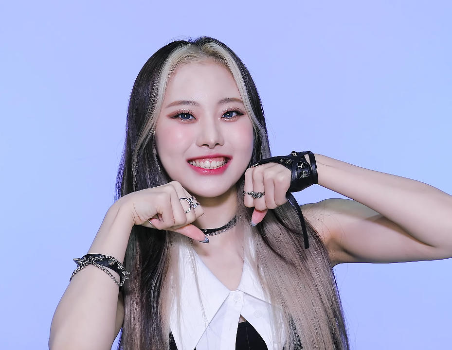 @BlueOfProject <a href="/Yeonzunf/">YJ.</a> Happy birthday <a href="/Yeonzunf/">YJ.</a>! Sending a warmest wishes for your birthday today, hoping all the wishes that you've been wished granted one by one. Be happy on your special day and enjoy the cakes, loves, hug and party!

with love, Iris(s) &amp; Morphos.