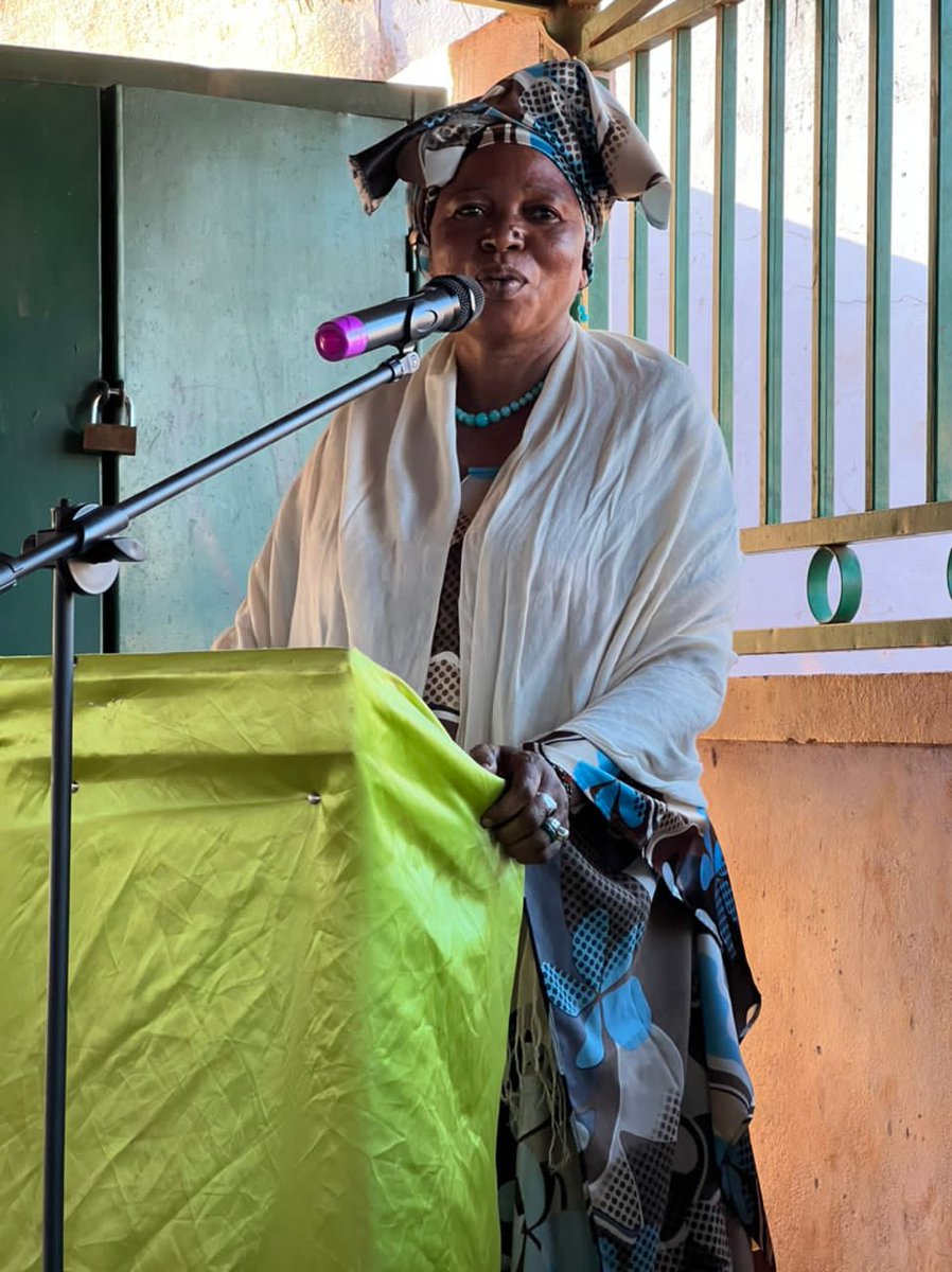 AssoAmanu's tweet photo. Présidente #CAFO Sabalibougou, Madame Arkia Cissé, "Je peux bien parler de la #Paix car j'ai connu la crise et je sais ce qui vaut la paix "
Je demande à la @UN_MINUSMA continuer les sensibilisations au de #Bamako de #Kayes à #Kidal #PeaceDay #AMANU @GouvMali @elghassimw https://t.co/xONoHCX9Le