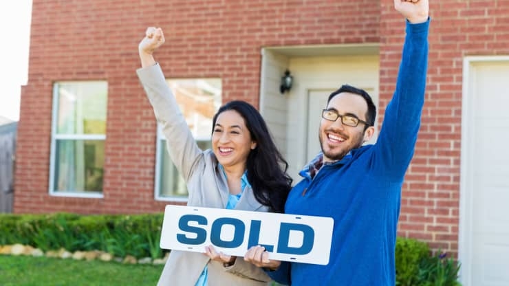 RealtorMaryRKey's tweet image. You don't want to pay a bunch of tax when you sell do you? cnbc.com/2022/05/17/how…