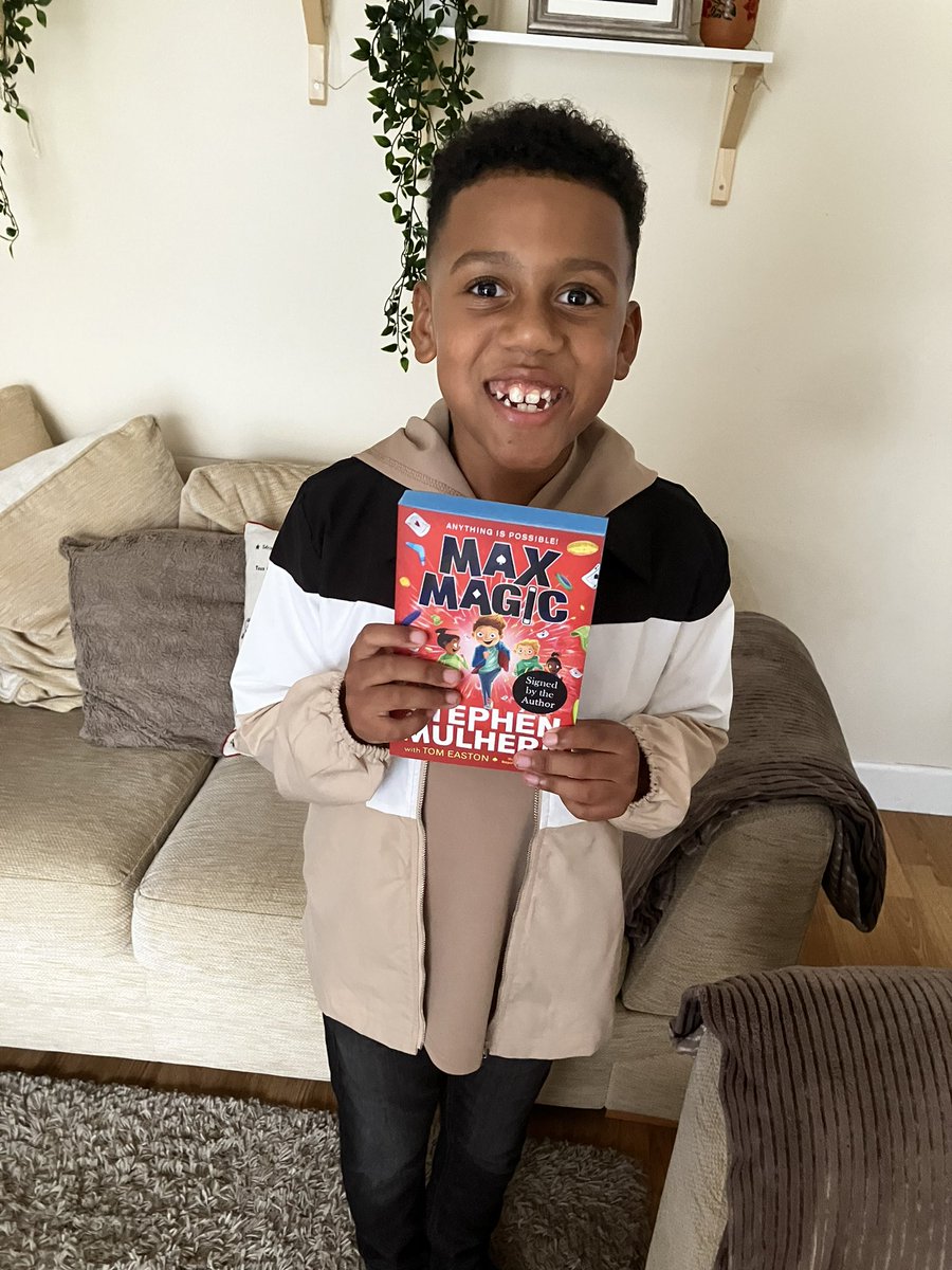 Queenie_2312's tweet image. Happy as Larry he is ! #MagicMax 

@StephenMulhern 🪄