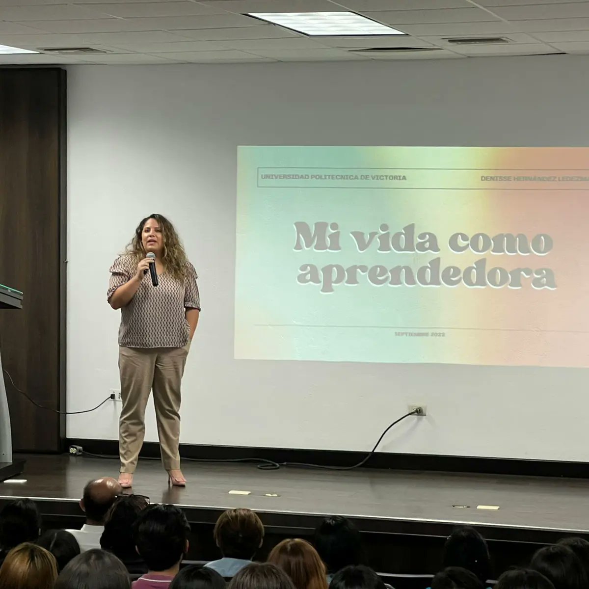 VinculacionTam's tweet photo. La #SEMSyS @EDUCATAM realizan en la @UPVictoria el Foro de Expresión juvenil con el Tema: Emprendimiento, por la ponente Lic. Norma Denisse Hernández Ledezma, agradecemos al personal directivo por las facilidades para efectuar el evento. @gobtam #TamCrece #CdVictoria #Tamaulipas https://t.co/mmoECRgOif