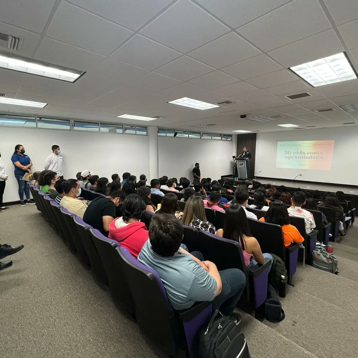 VinculacionTam's tweet photo. La #SEMSyS @EDUCATAM realizan en la @UPVictoria el Foro de Expresión juvenil con el Tema: Emprendimiento, por la ponente Lic. Norma Denisse Hernández Ledezma, agradecemos al personal directivo por las facilidades para efectuar el evento. @gobtam #TamCrece #CdVictoria #Tamaulipas https://t.co/mmoECRgOif