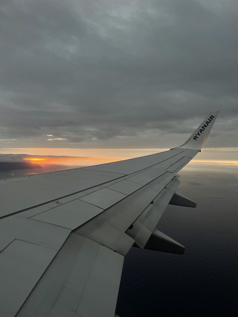 🛩🧡