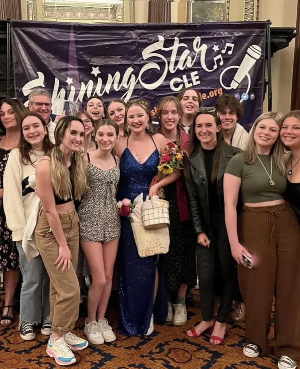 ETC_ShowChoirs's tweet photo. Congrats to our senior Lila Wagner-Gleeson for an amazing performance at the shining star competition last night!!! We are so proud of you and we loved seeing you perform and smile on that stage!! #heidsetc #shingingstarcle #yaylila https://t.co/RLLkvhsw4T