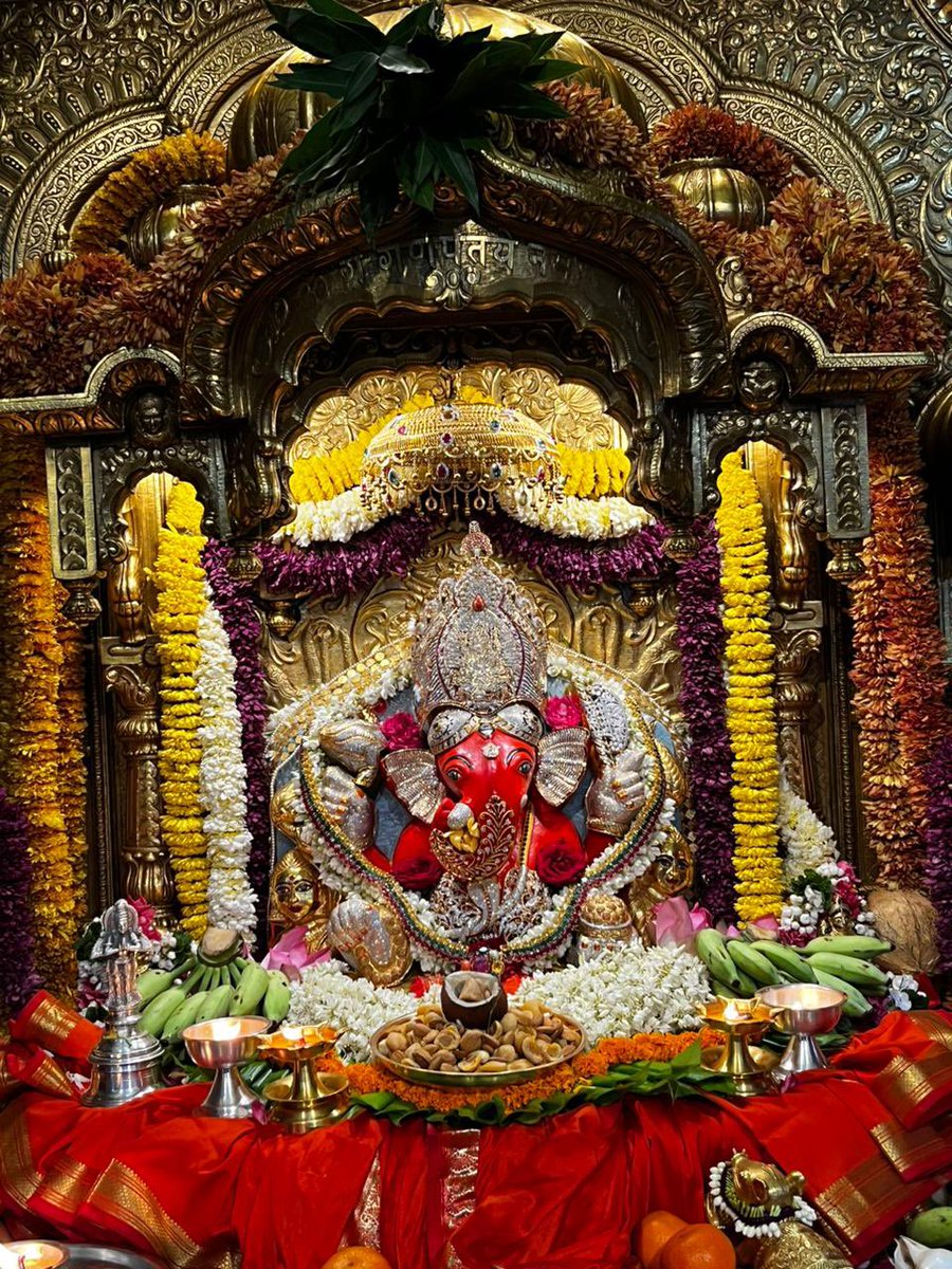 SVTMumbai's tweet photo. 🙏 गणपती  बाप्पा मोरया 🌺मंगलमूर्ती मोरया 🙏१३/०९/२०२२ https://t.co/FSjG7y17Mt