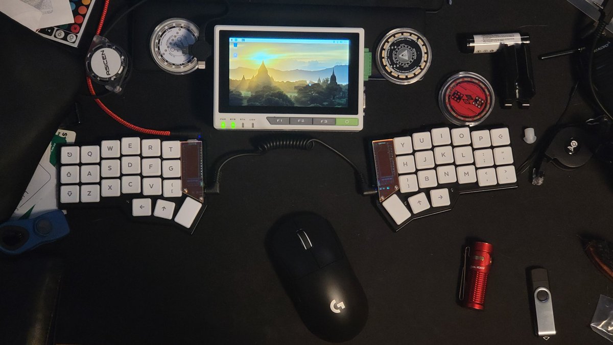 CluCode's tweet image. New laptop who dis?