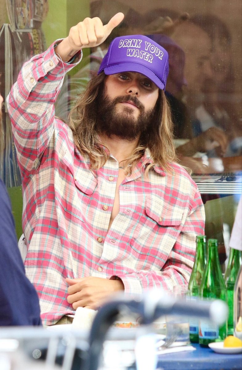 AshleyESanders's tweet photo. OHHH JARED *you make me blush* #JaredLeto @JaredLeto Could you get any more adorable ?!! ๐ #LovePlaid https://t.co/Lm2krK8zND
