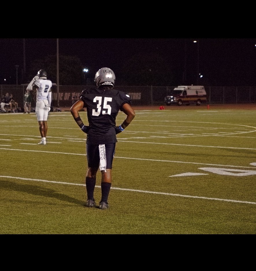 Mj_7homas's tweet photo. Feel like I’m built for whatever storm,
However the game test me in whatever form…✍🏾
#LLMYGPOPS💙
#JUCOPRODUCT🧱 https://t.co/rHuBUZJAG0