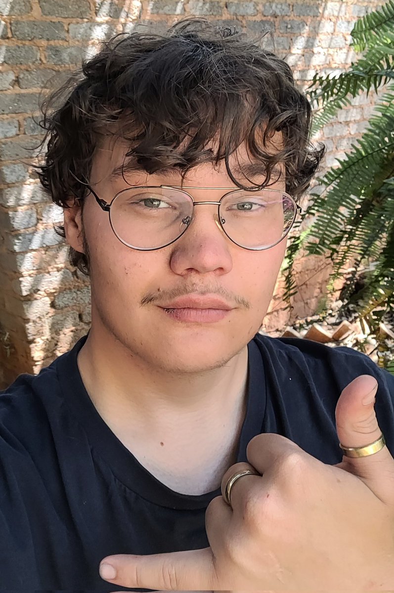 TatoAndy3D's tweet photo. The weight loss is coming along nicely. Started calisthenics recently, which is why the channel is kinda dead atm💀
Will return when I'm done lol https://t.co/ENneukuTay