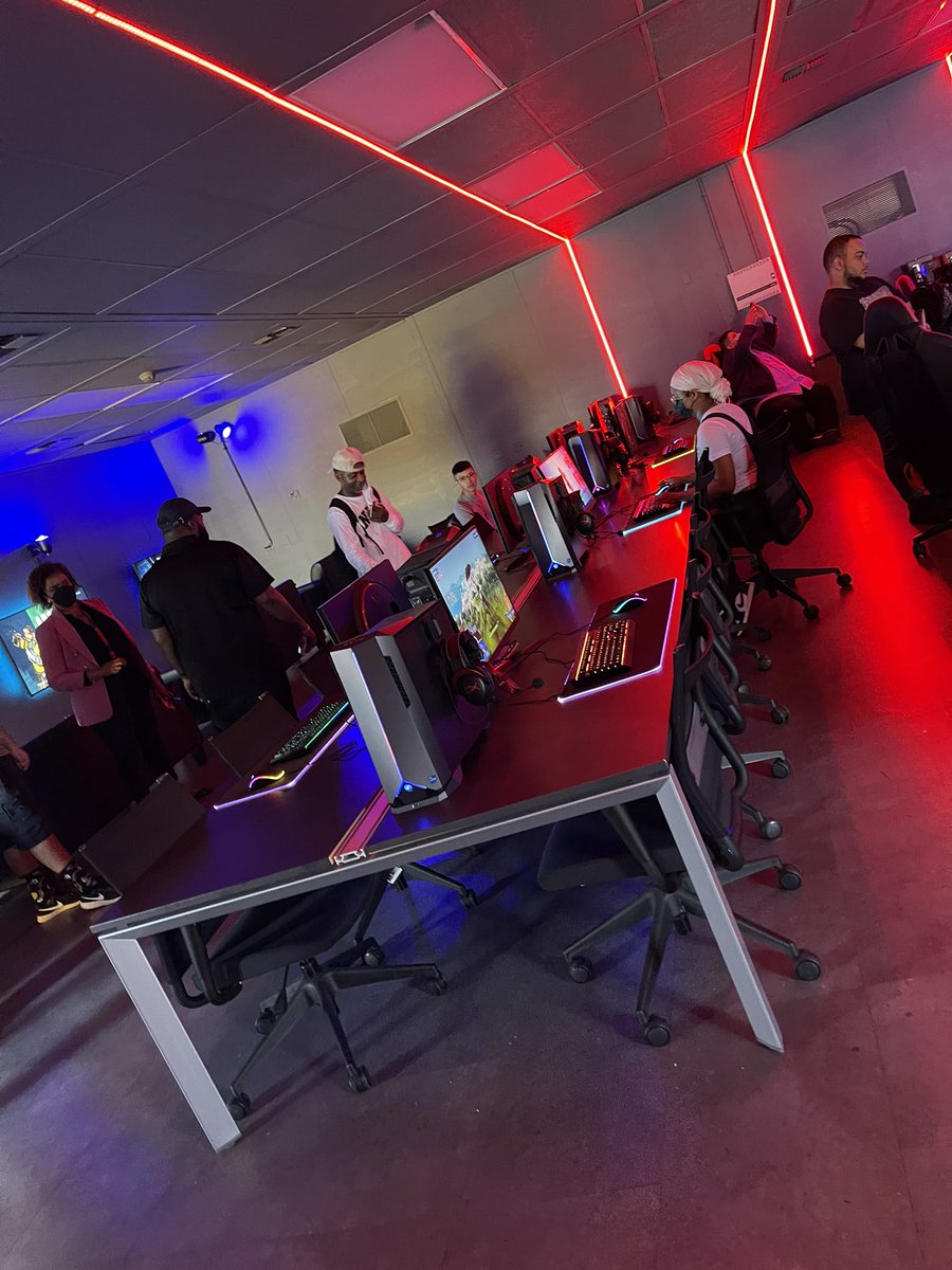 Compton_Tartars's tweet photo. The grand opening for our Esports arena has officially begun!! #Gotartars https://t.co/qYbGfVfzVo