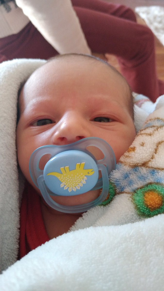 aline_badin's tweet photo. Dispensa legenda,te amo amor da dinda!👶♥️ https://t.co/apUoQDqlvv