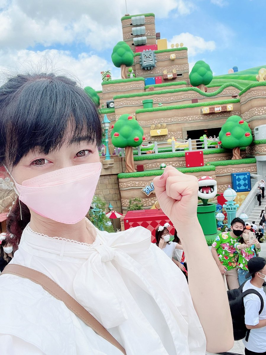 asumin_min0218's tweet photo. おはようございます😆

１つずつでもアイテムを手に入れていけばきっとゴールに辿りつけるよね

前進頑張ろう

今日も元気な1日を♪

【今日のおやつ✴︎11】
カール（うすあじ）
和風だしの味が絶妙で1番好き
関東でもまた売ってほしい😂

#おは戦40913sk 
#アラフィフ 
#おやつ https://t.co/DviKIZZo6p