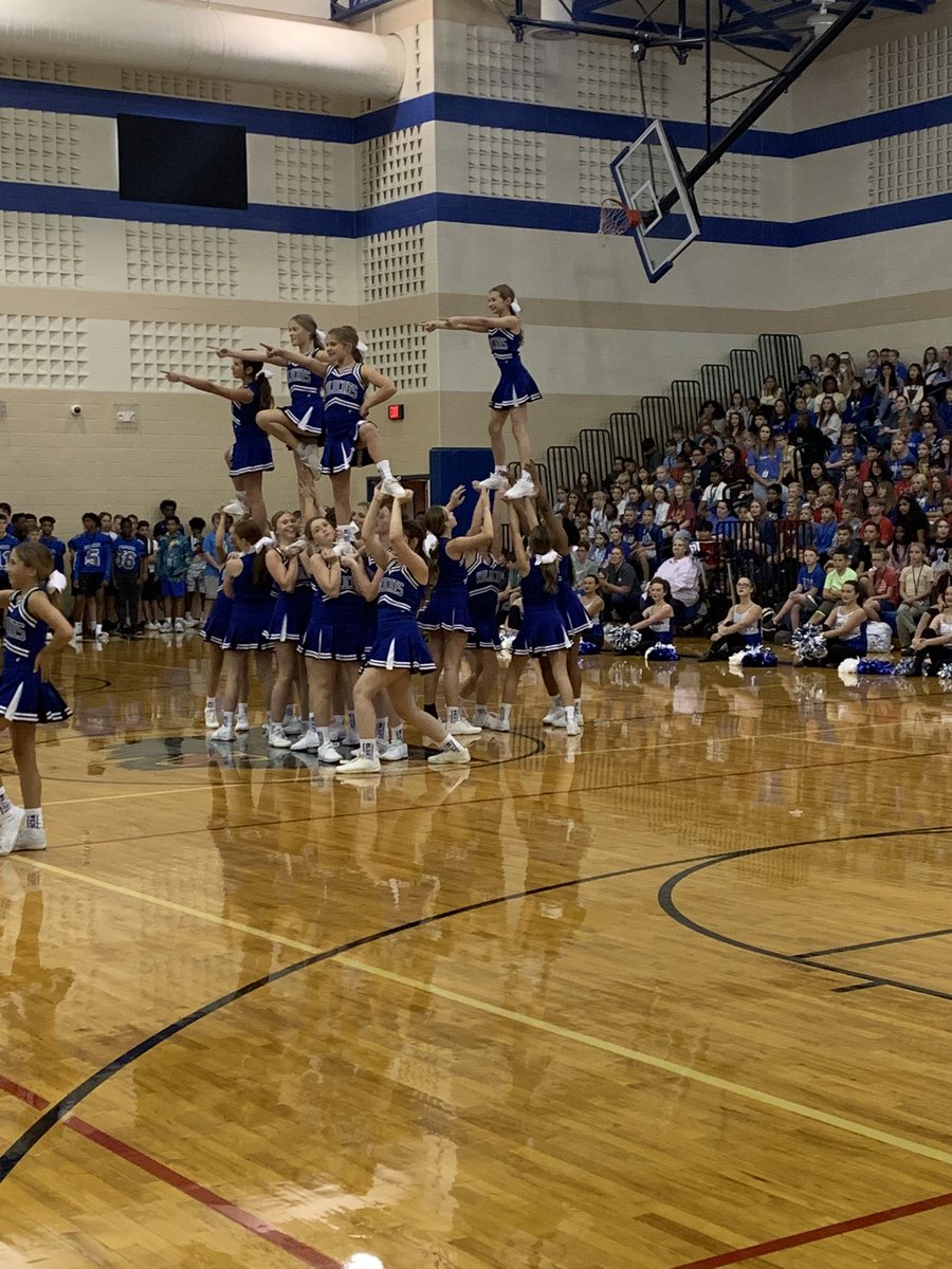 Carly Woolery tweet media