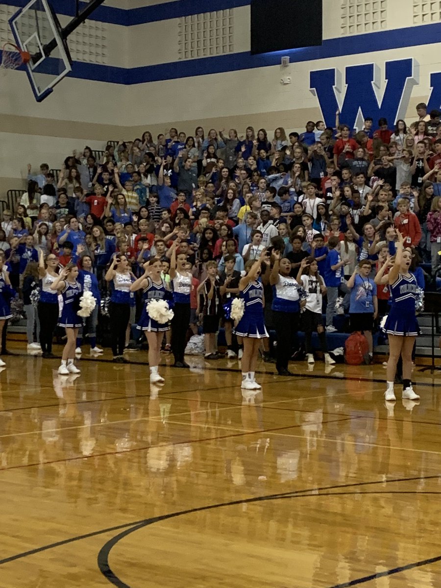 Carly Woolery tweet media