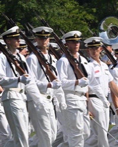 qcsef's tweet photo. Mack Taylor is a 2022 QCSEF scholarship recipient. He is student majoring in Mechanical Engineering at the Naval Academy. He is playing left tackle for the football team while taking 18 academic credits. He used the QCSEF scholarships to pay for his computer, books and uniforms. https://t.co/2nt10FHHq6