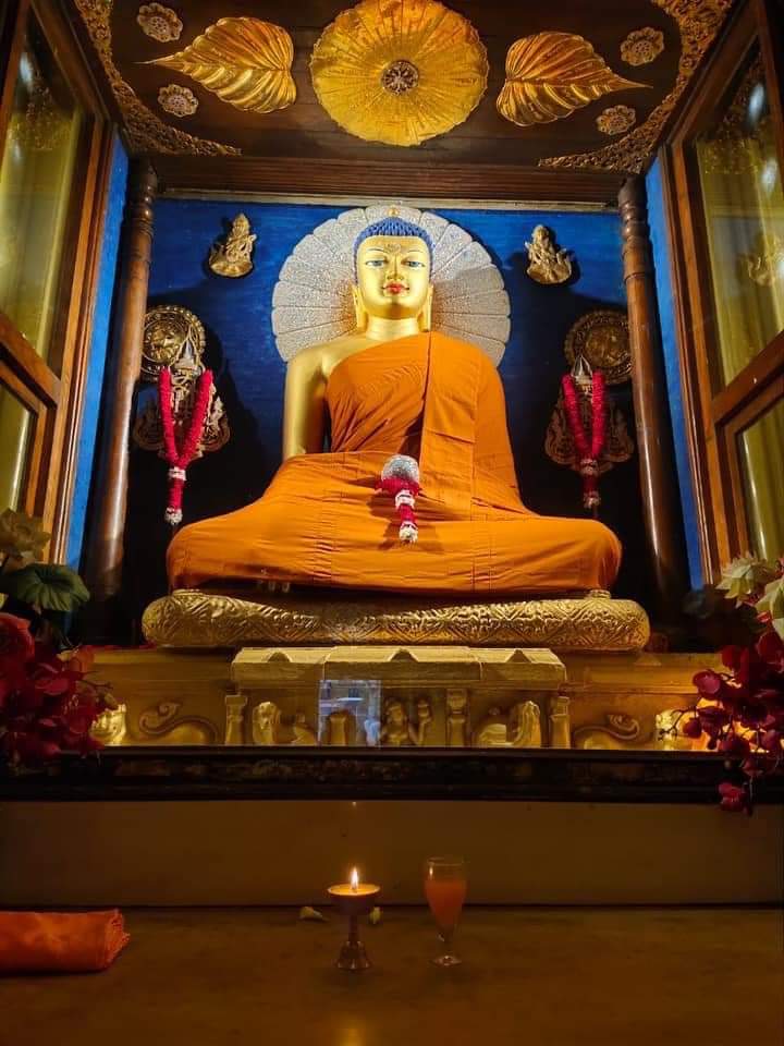 南无如来 应供 正遍知 明行足 善逝 世间解 无上士 调御丈夫 天人师 阿弥陀佛 世尊

这个十号的念诵，希望大家在平时与业障有对等性的这种不安乐、或者安乐迷失、或者无记中我们可以尝试着去实践这样的十号的称念，看会给我们带来些什么。

这种十号的称念，它的威神功德唯有实践者知，唯有诸佛知。