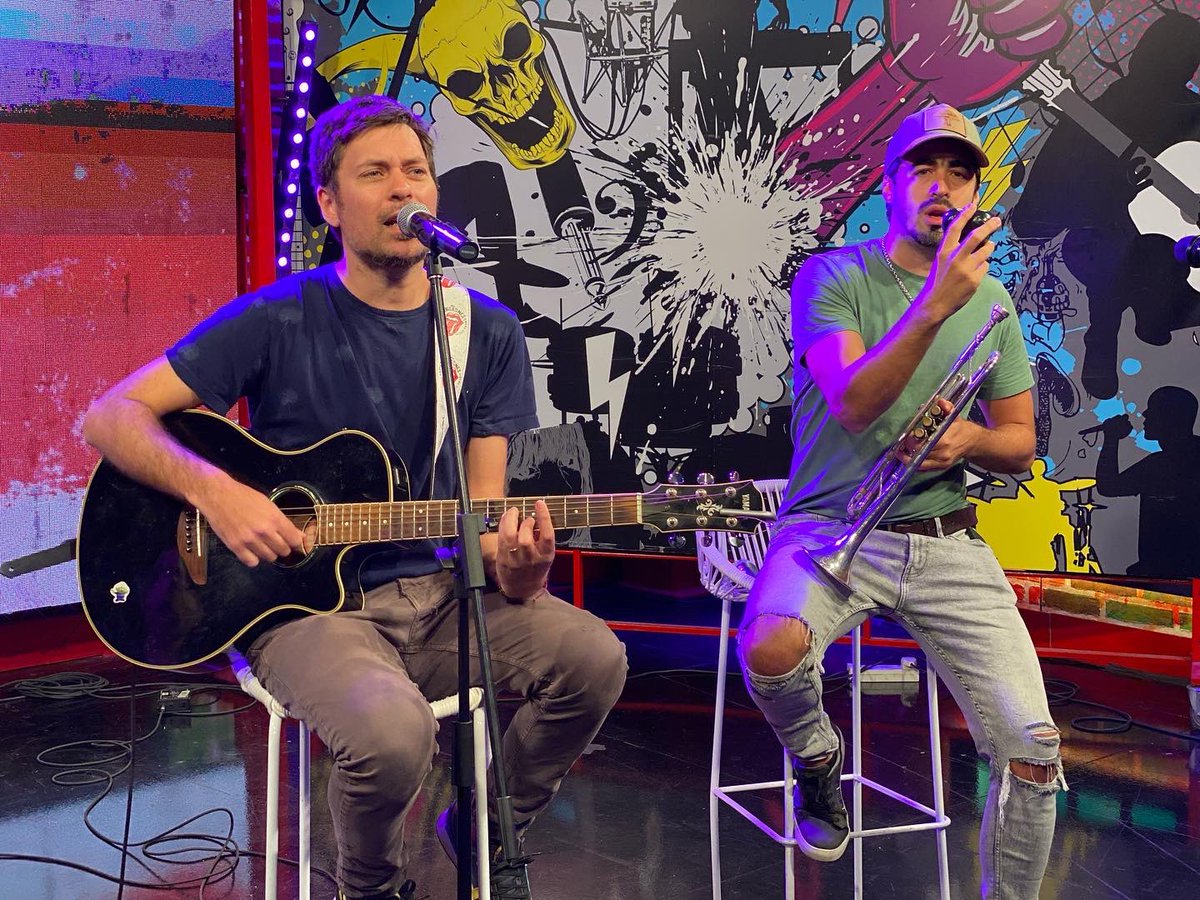 bandasoporte's tweet photo. HOY 22hs. programón de #BaSo con @OTROMAMBO en nuestro living, para charlar de este gran regreso de @LaTrastiendaBA que se viene 💪🏻
Lunes 22hs. por la pantalla de @quieromusicatv 📺 https://t.co/tpRUc29QBB