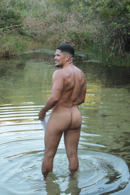 Tinha uma cobra nessa lagoa 😳 https://t.co/eJIenwKEKh<a href="/tag/pintoawards"class="tags"><span>&#35;pintoawards</span></a>