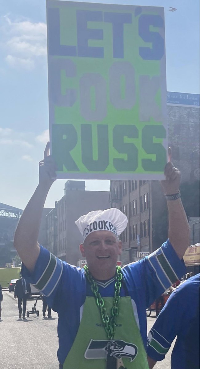 SeaTJK's tweet photo. Itβs time to let him cook. #letscookruss https://t.co/KJOdic05ND