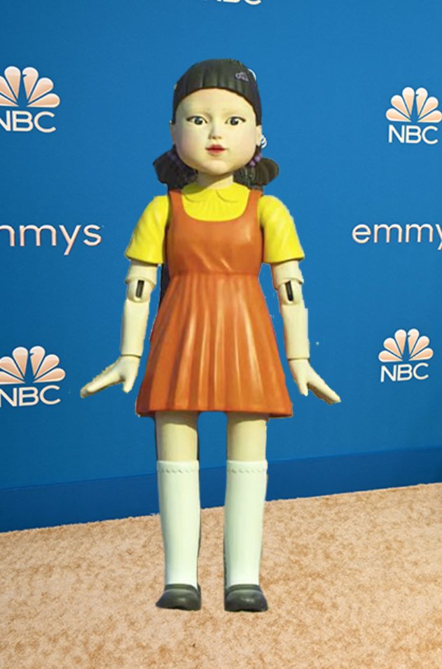 vulture's tweet photo. SHE'S HERE! #emmys https://t.co/4zEAmfz4zj