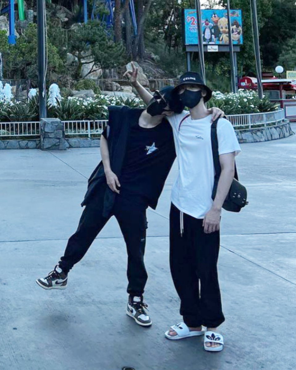 qtjaemin00's tweet photo. all the girls who are gonna check his ig after this event he has a bf 😔 https://t.co/sppfWYSKfM