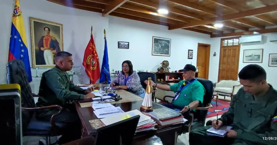 AB_EFRI12 tweet media