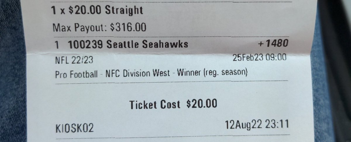pcullin's tweet photo. Just like I drew it up! @Seahawks with a chance to take sole possession of the NFC West with a win or tie on #MondayNightFootball tonight! $20 to win $316 if they win the division no brainer 🤣 #waytooearly #gohawks https://t.co/KYMvOgG7zj
