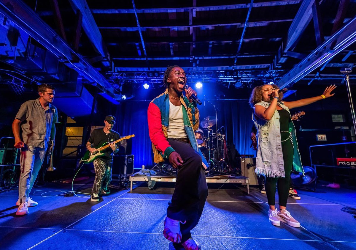 FreeDiscoLabel's tweet photo. . @houseofvans ❌ @RicWilson 🕺🕺🪩🪩

What A Night To Remember! Big Shoutout @Vans &amp; Everyone Who Came Out To The Show This Past Week!! 🕺🪩

Pics by @stevesymphoto 

#Vans #houseofvanschicago #ricwilson #chicago #freedisco https://t.co/qDViYYG571