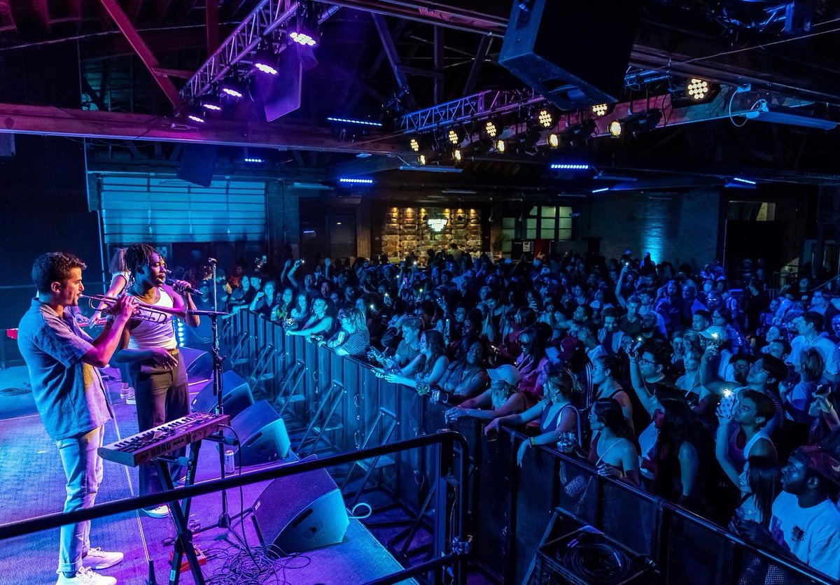 FreeDiscoLabel's tweet photo. . @houseofvans ❌ @RicWilson 🕺🕺🪩🪩

What A Night To Remember! Big Shoutout @Vans &amp; Everyone Who Came Out To The Show This Past Week!! 🕺🪩

Pics by @stevesymphoto 

#Vans #houseofvanschicago #ricwilson #chicago #freedisco https://t.co/qDViYYG571