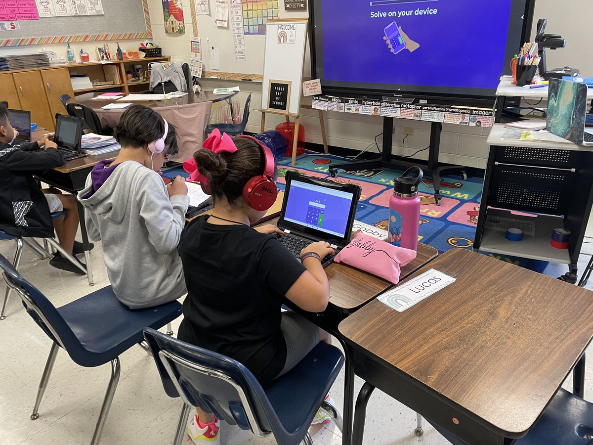 Castaneda4th's tweet photo. Started off the week by practicing our math skills using @99mathgame!!! The kids love to compete with each other and try to improve each round!🤩👏🏼 🚀 @Rockets120 @McAllenISD #rocketpride https://t.co/asITXyUFRR