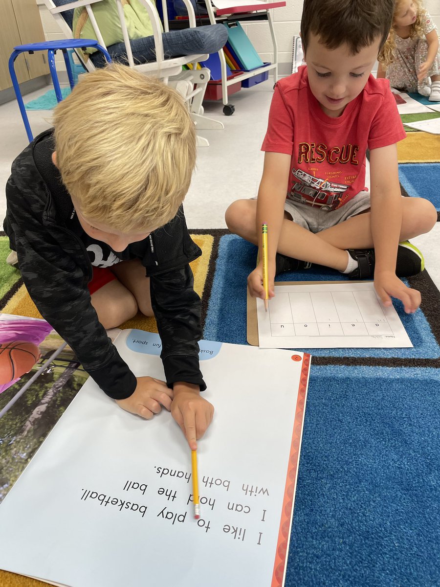 ReneeVarnum's tweet photo. Today during Phonics, we learned that vowels are special letters. These students did great with their “vowel hunt” and noticed that there are LOTS of vowels in books. #tcphonics https://t.co/CYUdc4SfDx