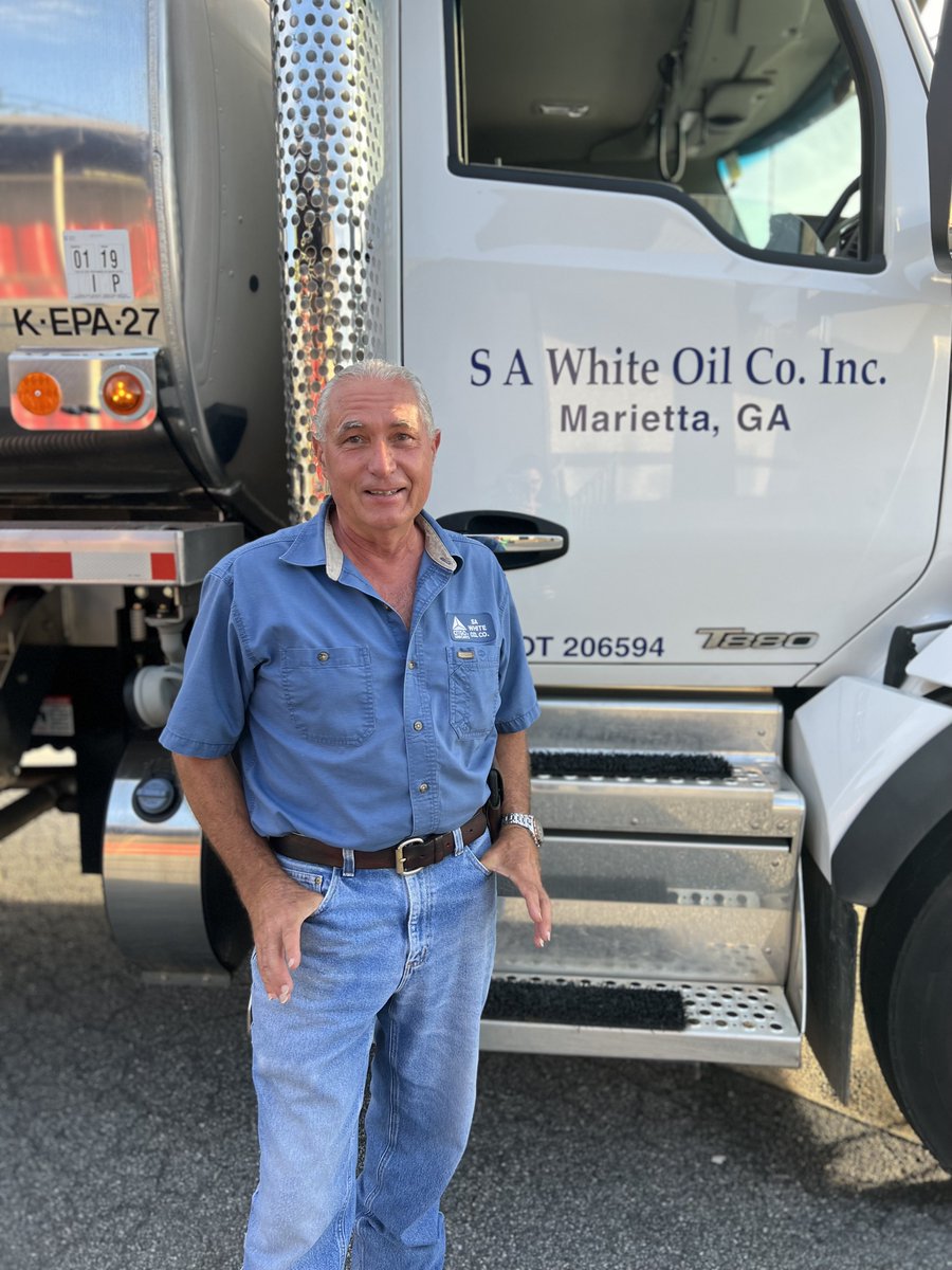SAWhiteOil's tweet photo. Ed has driven a tank wagon for SA White for more than 12 years and delivers diesel fuel to many farms and agricultural businesses around ATL.

Thank you, Ed, for delivering phenomenal services to our customers! #TruckDriverAppreciationWeek #StarrRanchRescue https://t.co/UCcCsf0HtY