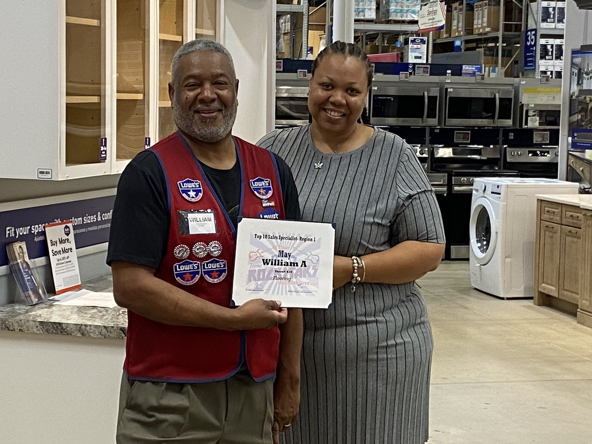 rayadee5's tweet image. It was a great honor that ASM @AkyiaSweat gets to present Flooring SS William Artis this certificate of recognition for #Top10 performer of Region 1 @Lowes #439TheBattlefield #ServiceStrong @_nicolemarie_6 @katlynzora @GusGus1016 @ryanmoringlowes @ucntf807 @lowes439