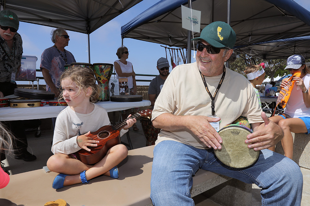 KidsWalk at #ArtWalkCarslbad features art &amp; fun for the whole family! 😊🎨

#ArtWalkSD #ArtReachSD #Carlsbad #CarlsbadCA