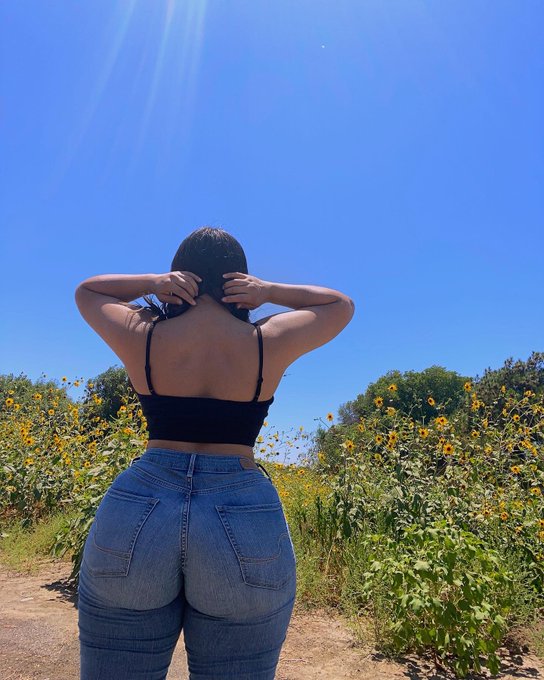 Watch 𝒫𝒶𝓂𝑒𝓁𝒶 ♡'s leaked NSFW photo on TwXstars