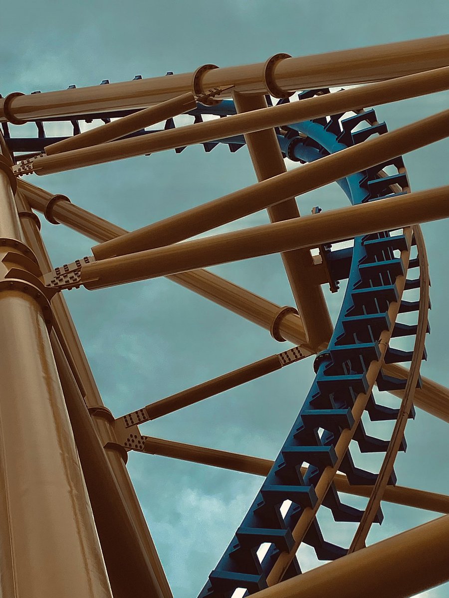 ArkaitzESC's tweet photo. Suele estar vacía y sin colas, a la gente le da respeto, pero a mi me flipa y montaría de seguido sin bajar. #StuntFall #ParqueWarnerMadrid https://t.co/zz8f7shcJC