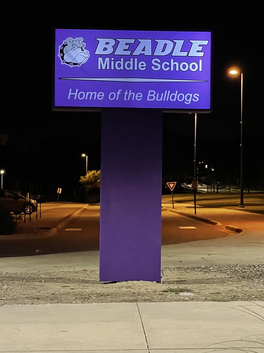 BMSActivities's tweet image. New sign is looking pretty nice!!!! Way to show that #bulldogpride! @MPS_Beadle
