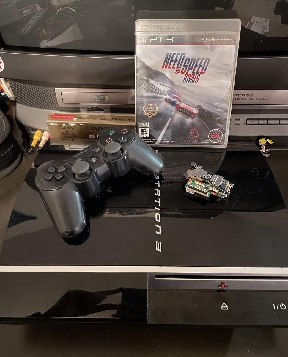 RetroMemolo's tweet image. As time passes people need glasses to see, systems need lasers to read. #retrogaming #ps3 #wefixthings