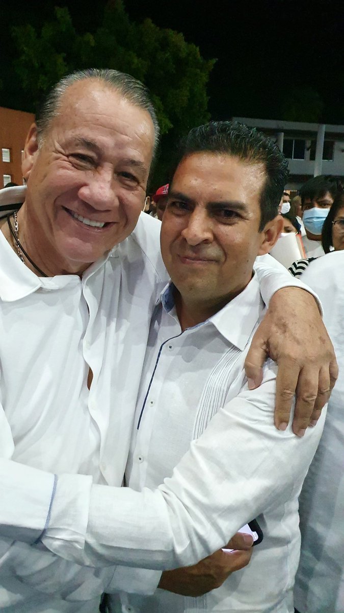 Con orgullo acompañé el día de hoy a mi  amigo Jorge Sánchez Allec, en su 4o Informe de Gobierno. Con voluntad y en equipo con la ciudadanía, se ha consolidado una nueva imagen de Zihua. A seguirle dando por mis Sankas y  visitantes, cuentas conmigo. ZIHUA ESTÁ MEJOR
<a href="/jorgexsa/">Jorge Sánchez</a>