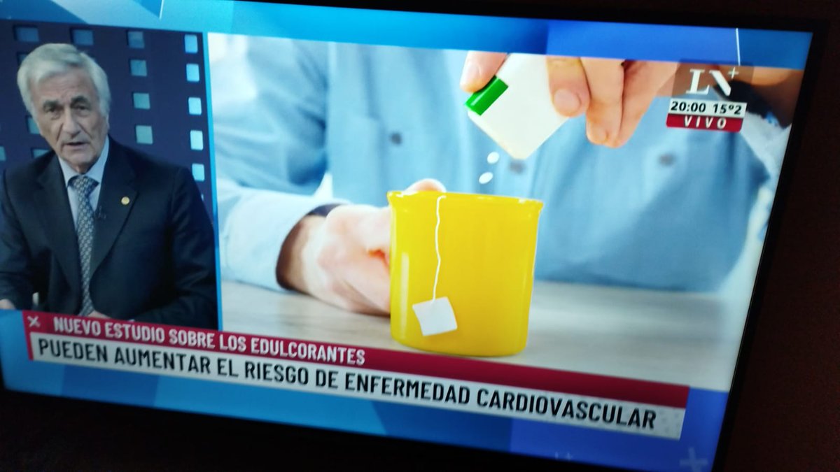 grisesargentos's tweet photo. Están tratando de encontrar culpables de la macana que se mandaron con la vacuna.🤷🏻‍♂️.Tengan cuidado con los edulcorantes que dan trombos,e infartos https://t.co/JkMXzDoF3p
