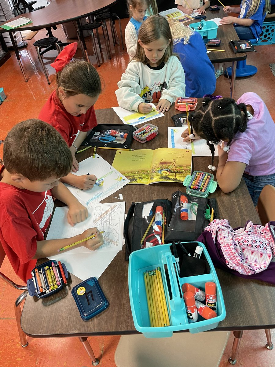 Love seeing students use adjectives to describe Geodes character during 1st grade  Co-Teaching 🕷  <a href="/HaleyDorris5/">Haley Dorris</a> <a href="/readysetcoteach/">Ready•Set•Coteach (Allyson, John, & Ashley)</a> <a href="/howard_steam/">Howard Elementary STEAM</a>