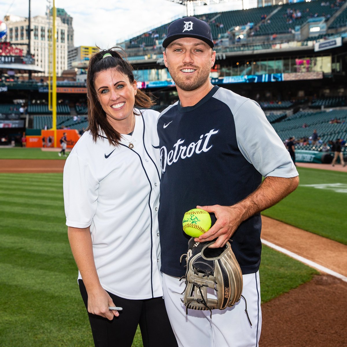 Jennifer Ritter Softball The newest member of the @MSHOF put a special spin on her ceremonial ...