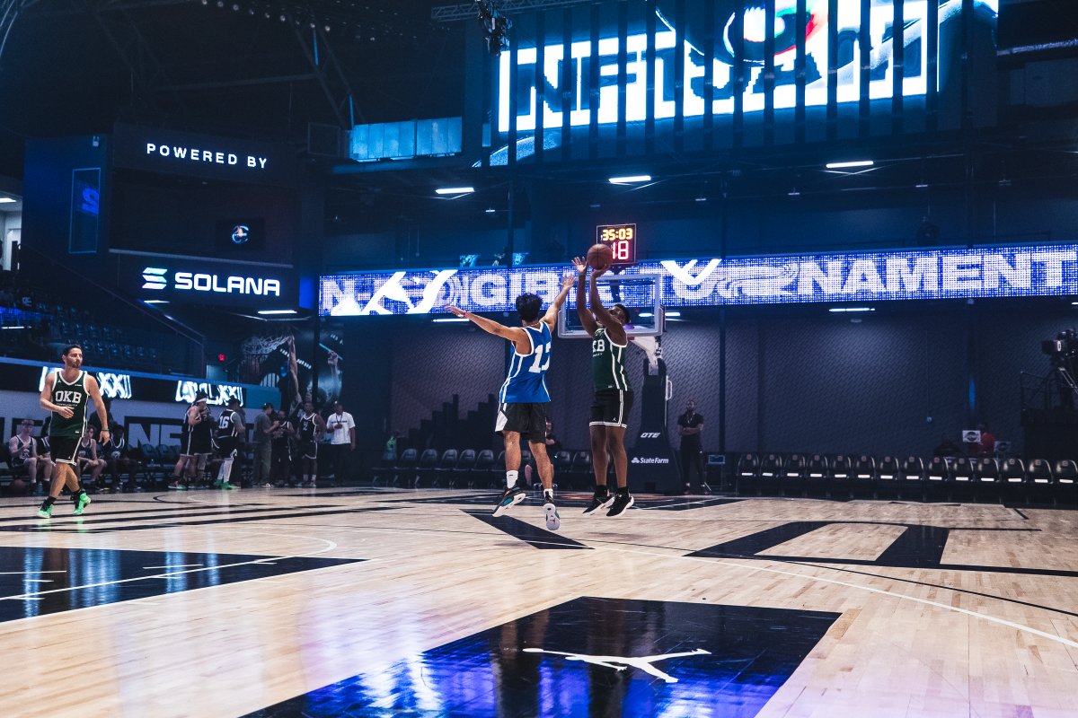 Heir_Company's tweet photo. yoo @DannyDBFL @_jayare23 @SouthpawGee @drofbgm @PACman @paxvr @HungarianHooper
@Cryptoitalianoo @adammosam RT if we should drop more @okaybears #NFTJAM photos?! ๐ https://t.co/BWivvClGMB