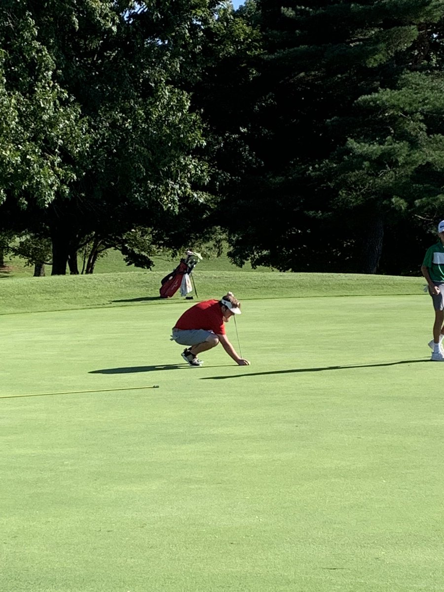 golf_laker's tweet photo. Senior night for the Laker Golf team!  @BentleyPerk plays his last high school round @Lakewood_CC. Bentley is a 5 year starter for the the Lakers! https://t.co/52cpamCJDF