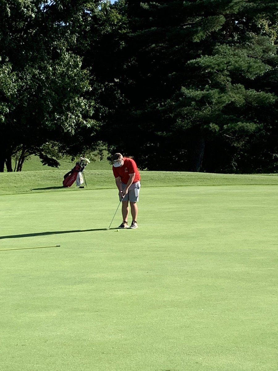 golf_laker's tweet photo. Senior night for the Laker Golf team!  @BentleyPerk plays his last high school round @Lakewood_CC. Bentley is a 5 year starter for the the Lakers! https://t.co/52cpamCJDF